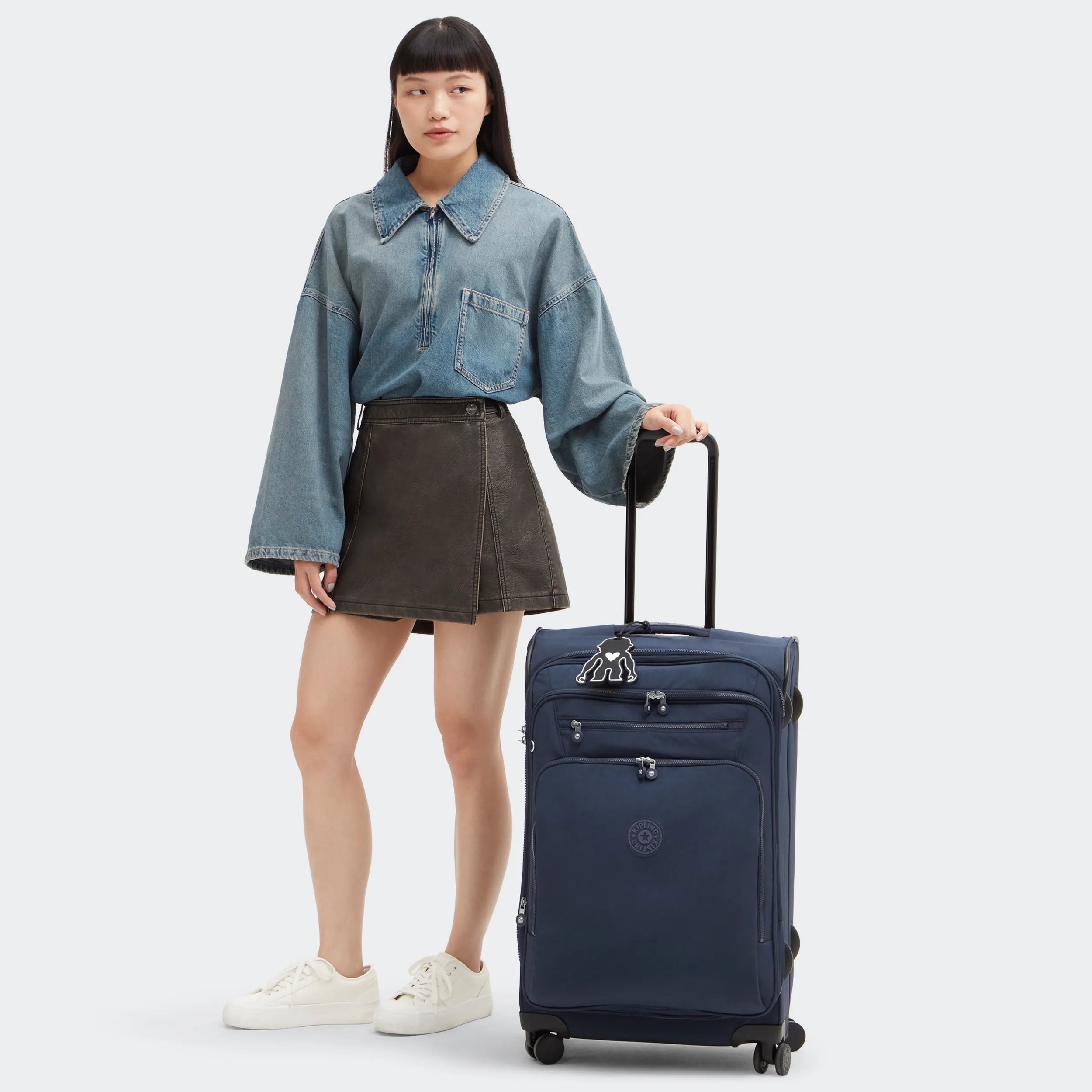 Youri Spin Medium 4 Wheeled Rolling Luggage - Image 2